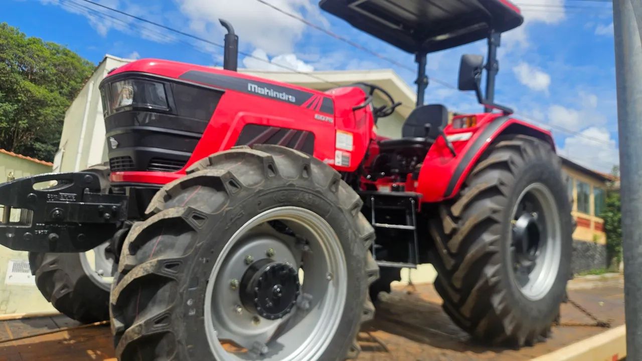 Trator Mahindra 6075 - Novo ok 