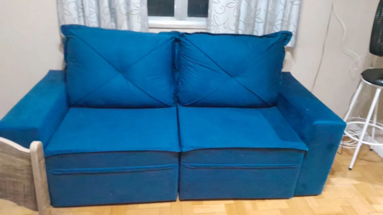 Sofá 3 lugares azul veludo 200cm largura