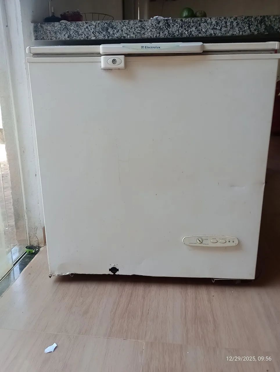 Vendo freezer usado horizontal  - Foto 2