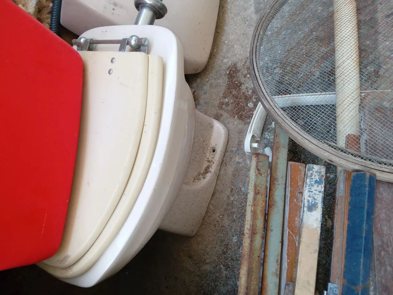 Pias e vasos sanitário  - Foto 4