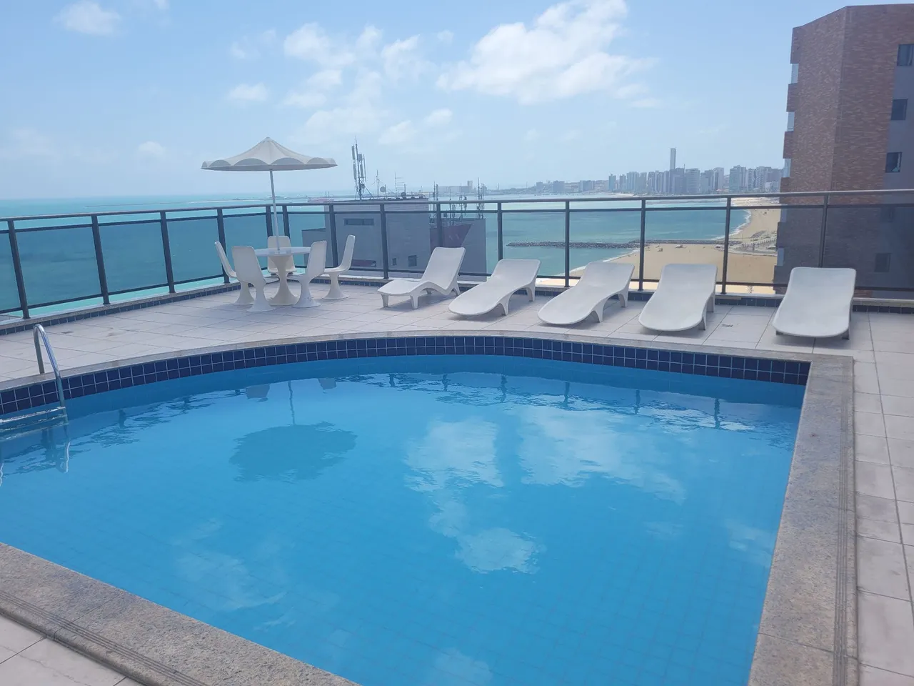 Apartamento 10° com vista a mar