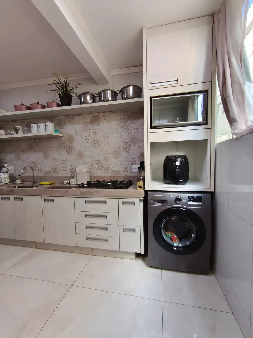 Imóvel para aluguel possui 70 metros quadrados com 2 quartos em Setor Sul - Goiânia - GO