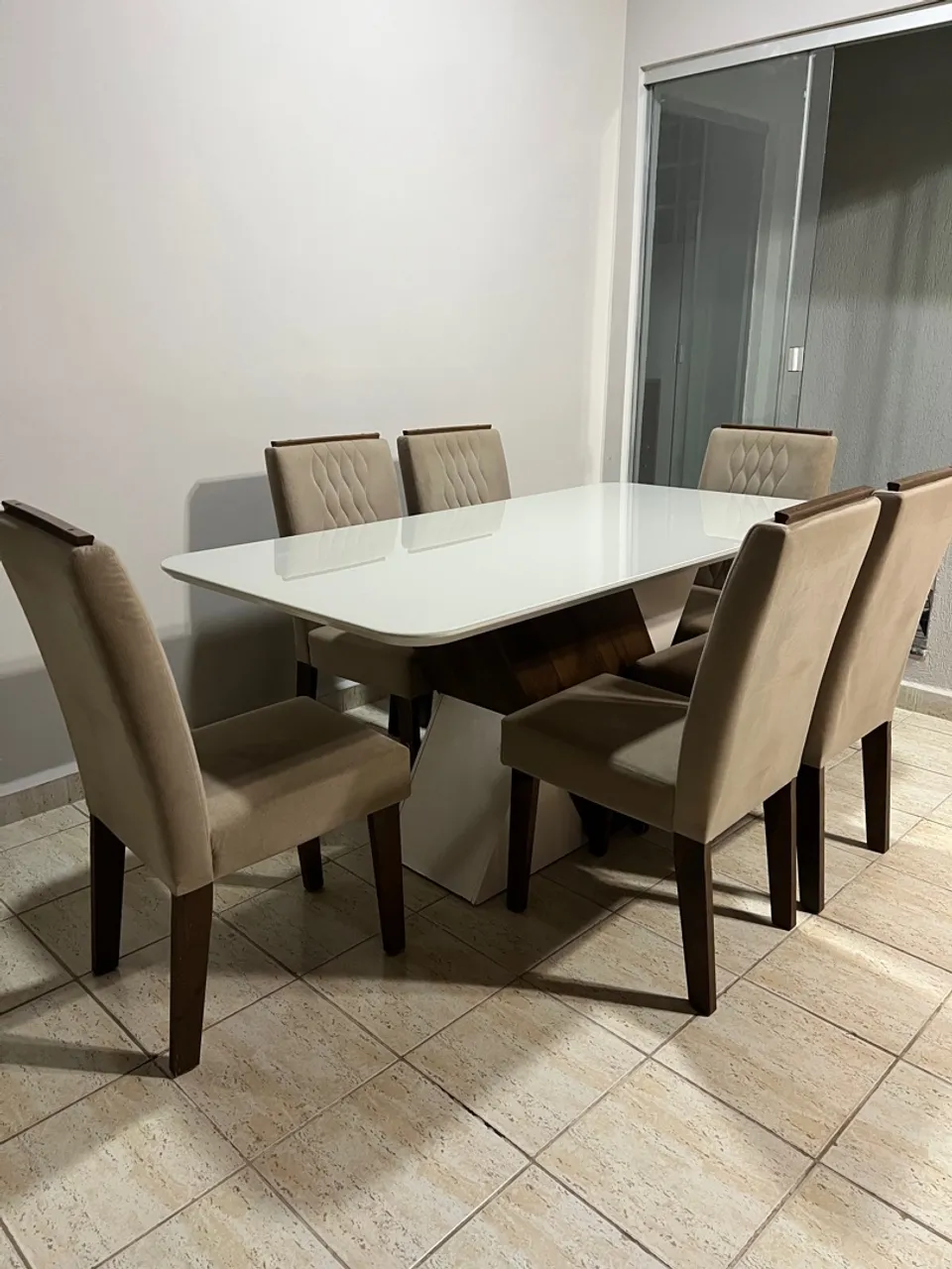 Mesa de Jantar com 6 Cadeiras