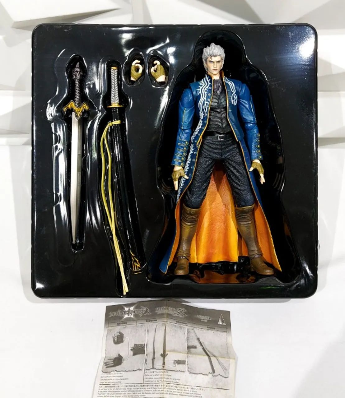 Vergil Play Arts Kai Devil May Cry 3 Square Enix Original - Foto 2