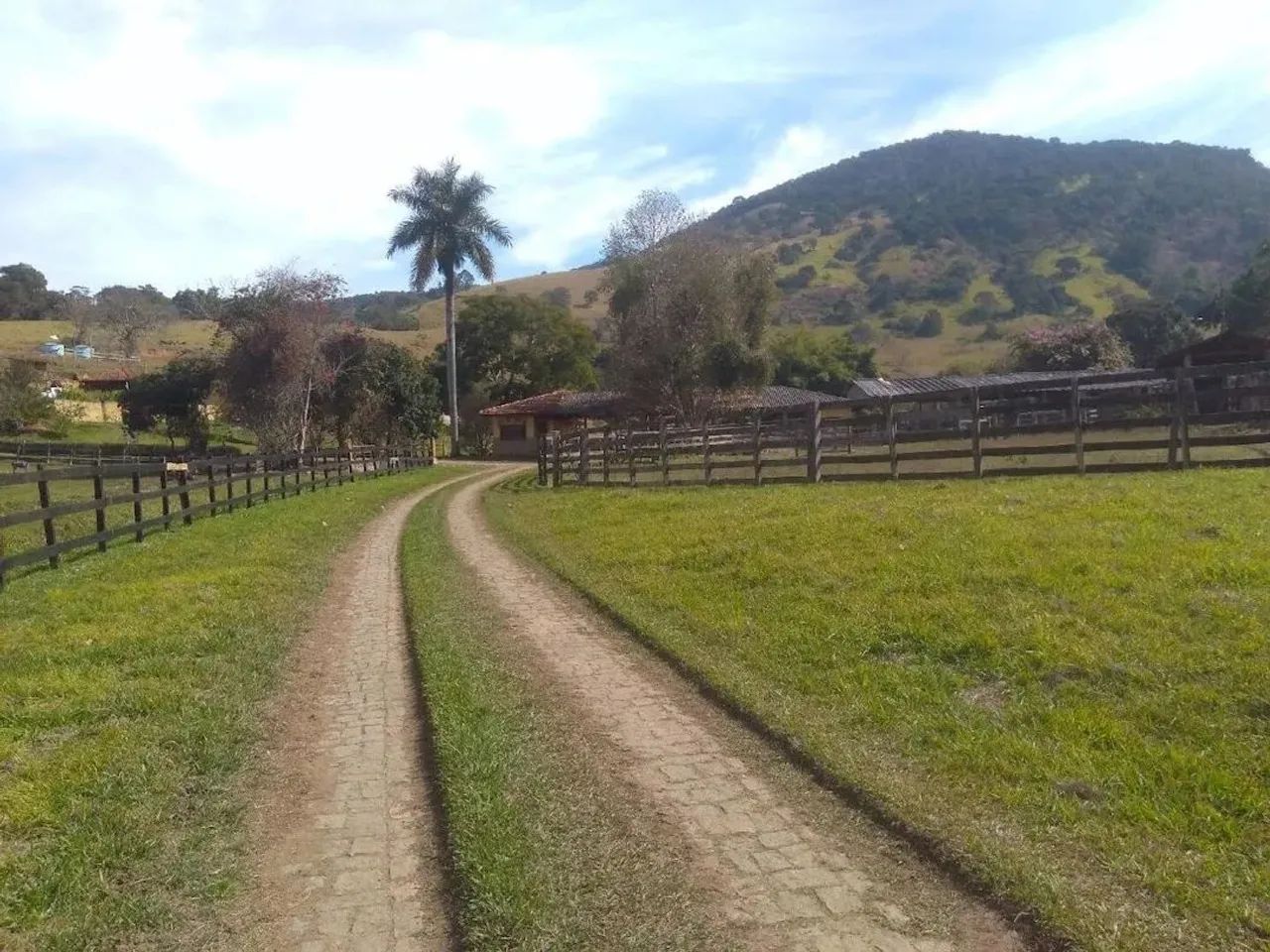 Fazenda de 110 alqueires com casa sede luxuosa e rica em água em Paraisópolis, MG. - Foto 2