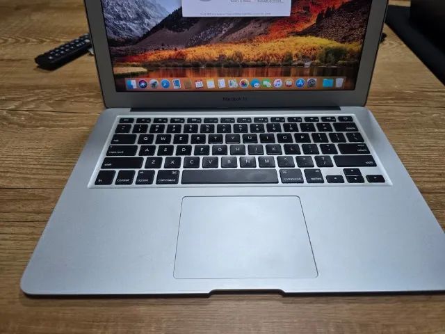 MACBOOK AIR 13" 2017 - 8GB RAM SSD 130GB, bateria: 252 ciclos. - Foto 2