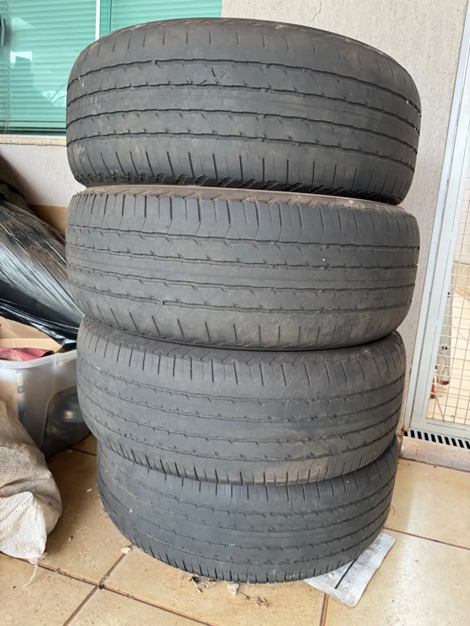 4 Pneus Usados 265/60/R18 Bridgestone