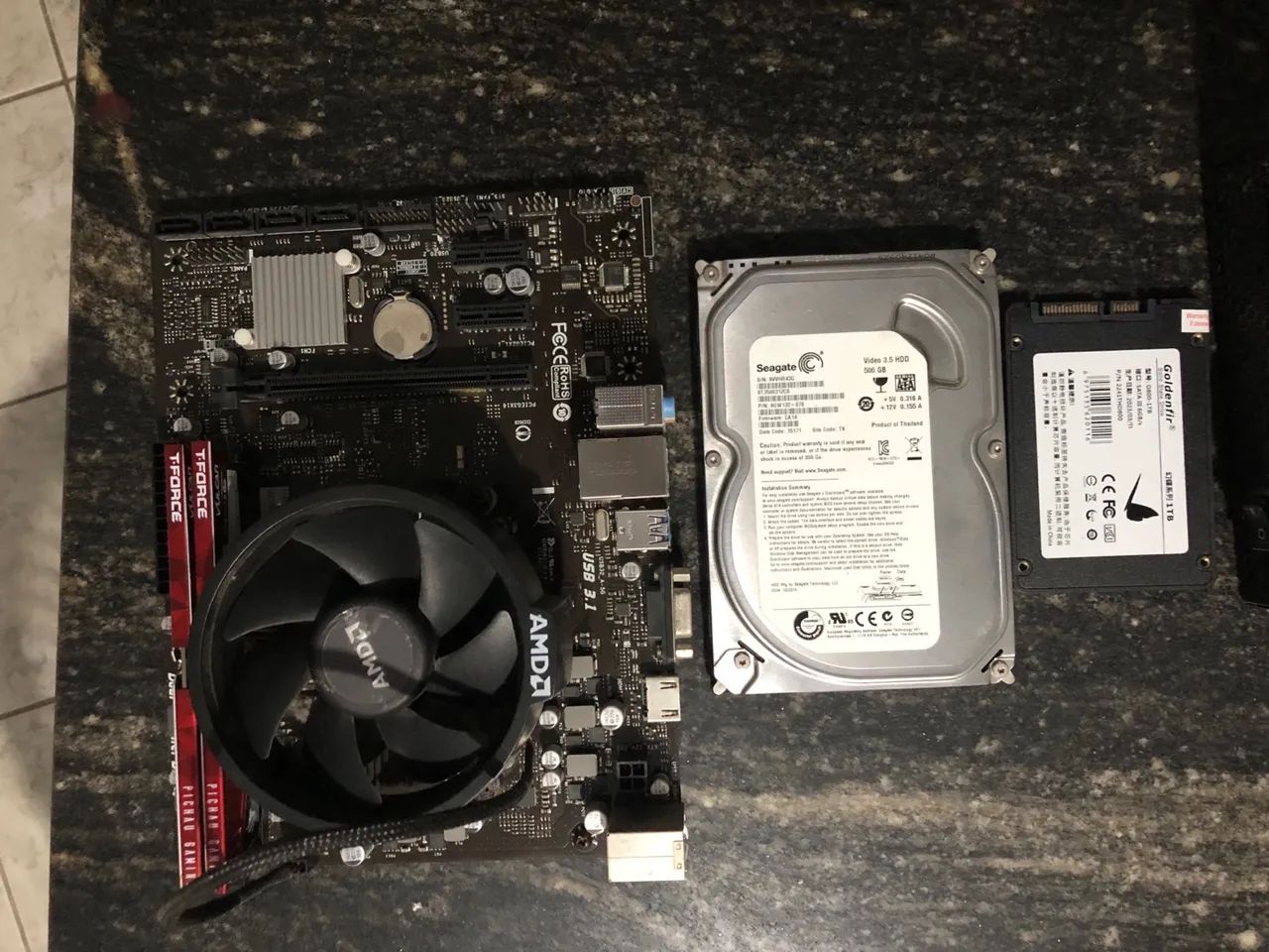 PC AMD Vendo Pecas a parte + Placa a320mh + Ryzen 3 2200g