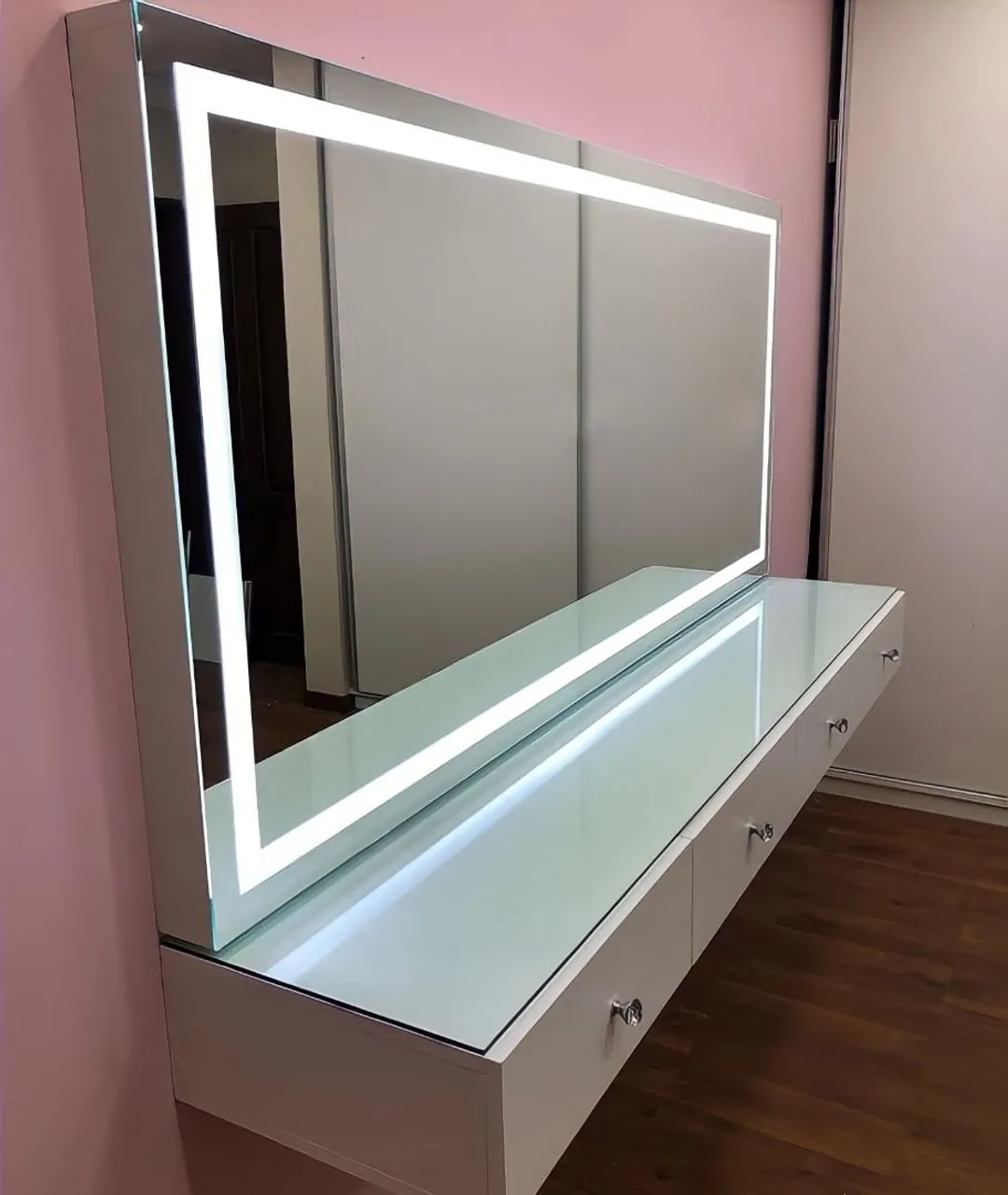 Penteadeira Com Espelho Front Led Suspensa L 1.50 M