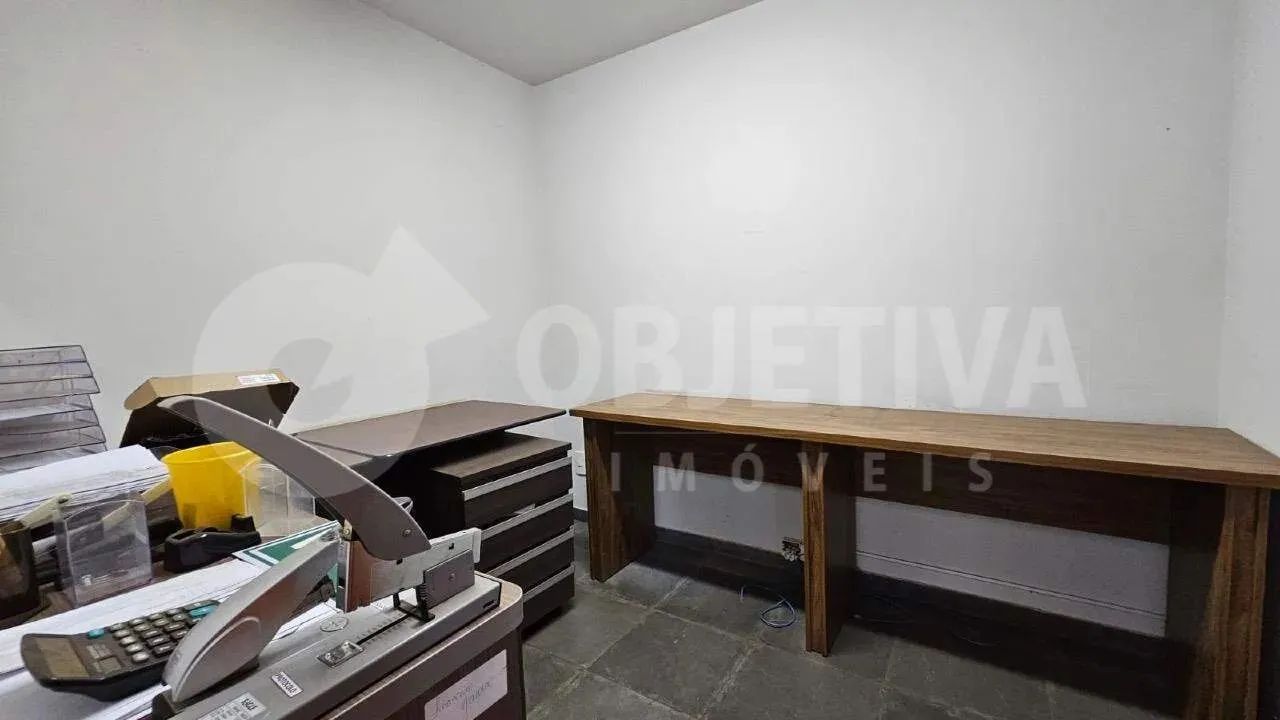 Sala para aluguel, 2 quartos, OSVALDO REZENDE - UBERLANDIA/MG - Foto 5