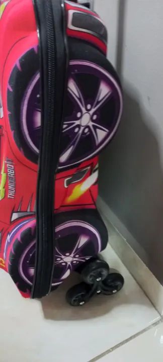 Mochila escolar carros 73 com rodinhas - Foto 3