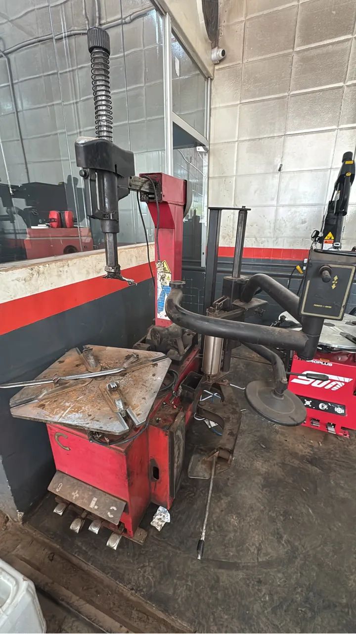 VENDO BALANCEADORA E MÁQUINA DE DESMONTAR PNEU  - Foto 2