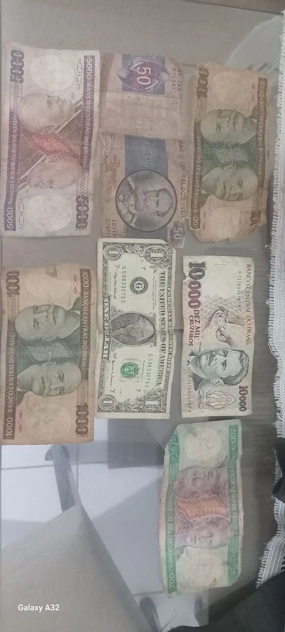 Moedas e Notas Antigas - Coleção