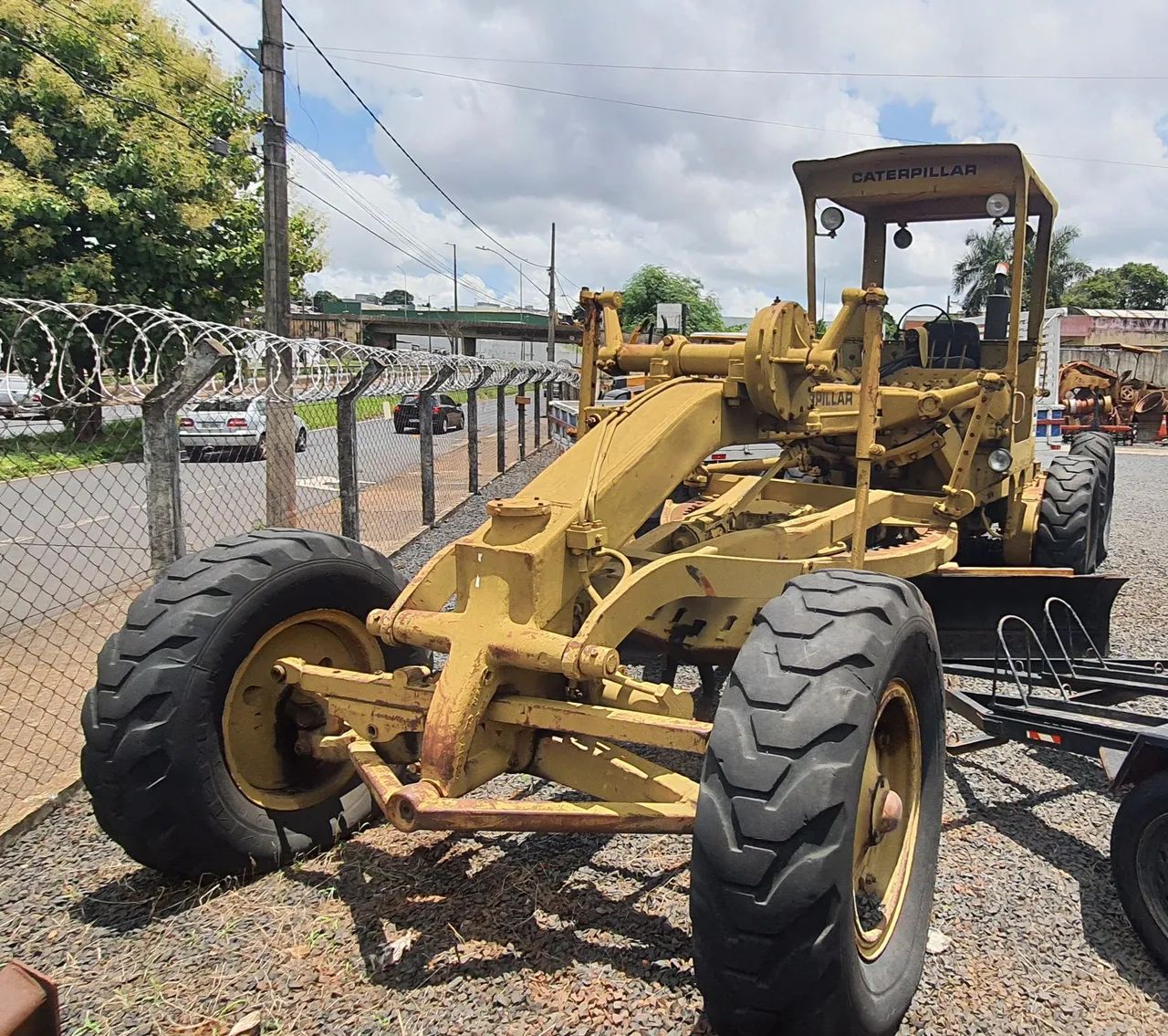 Patrol Caterpillar 120B Usada, imperdível. 