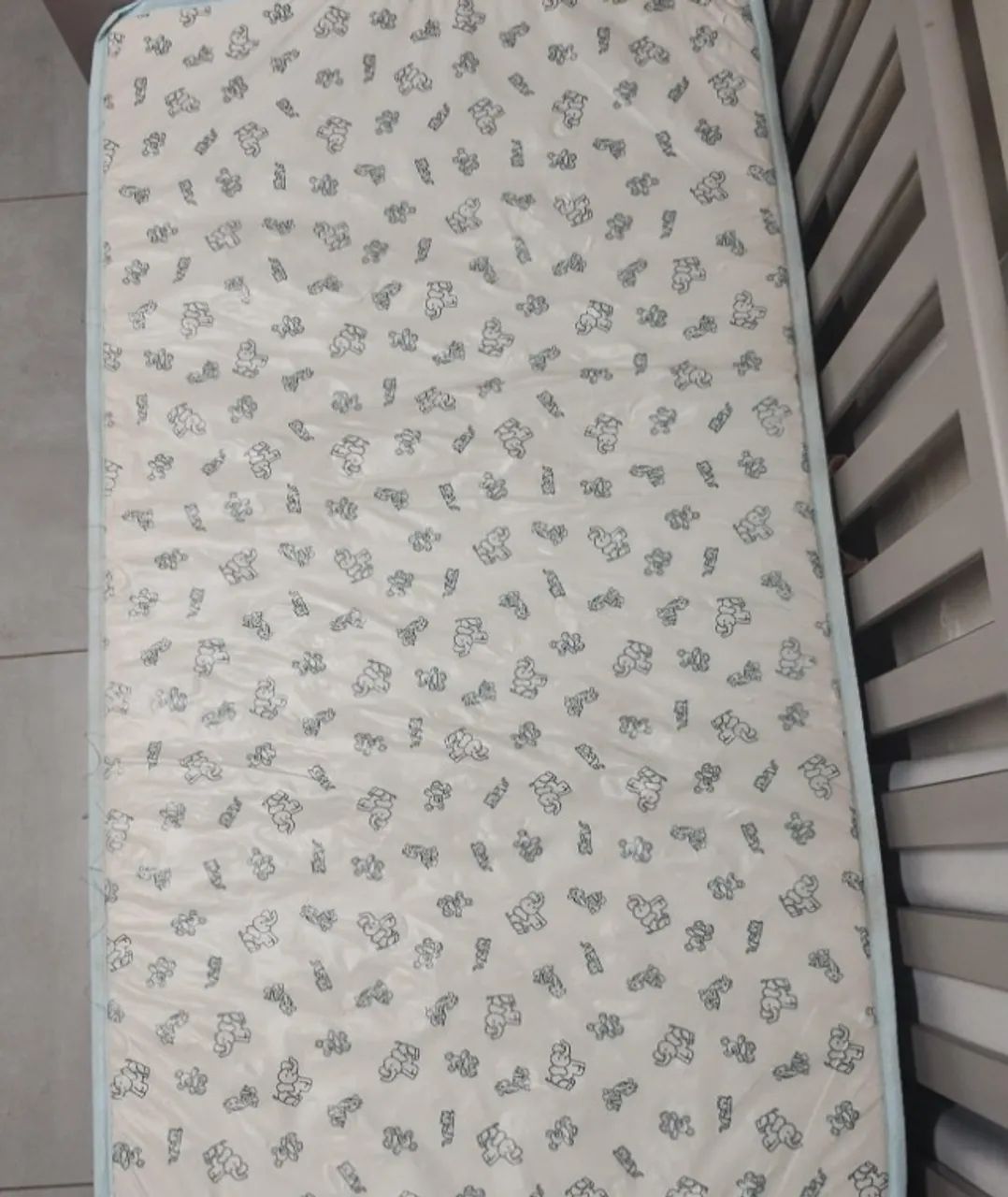 Berço Infantil Retrô Cinza com Colchão - Foto 3