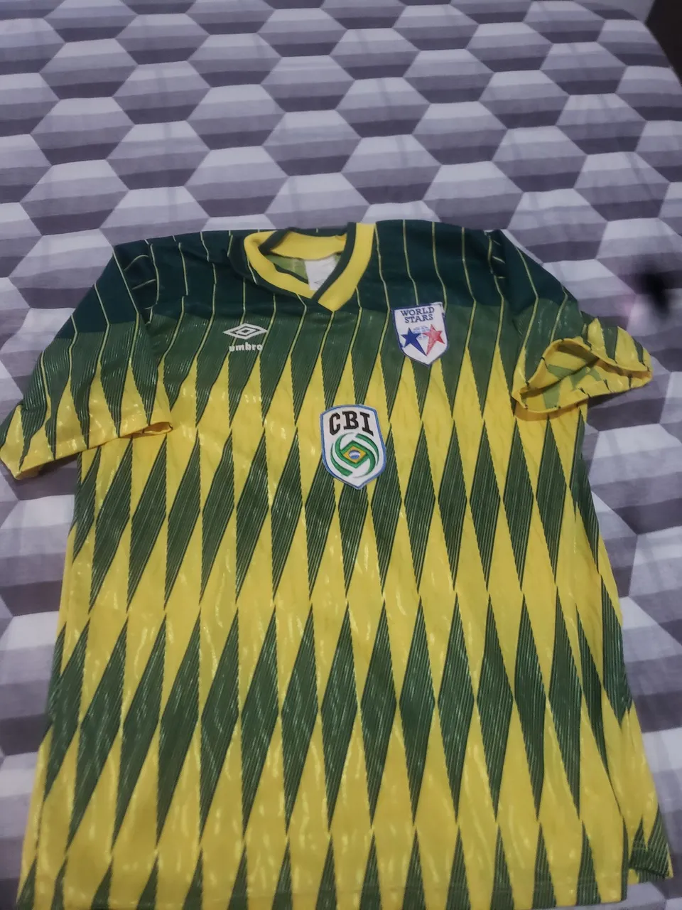 Camisa de Futebol Retrô - Estilo Único!