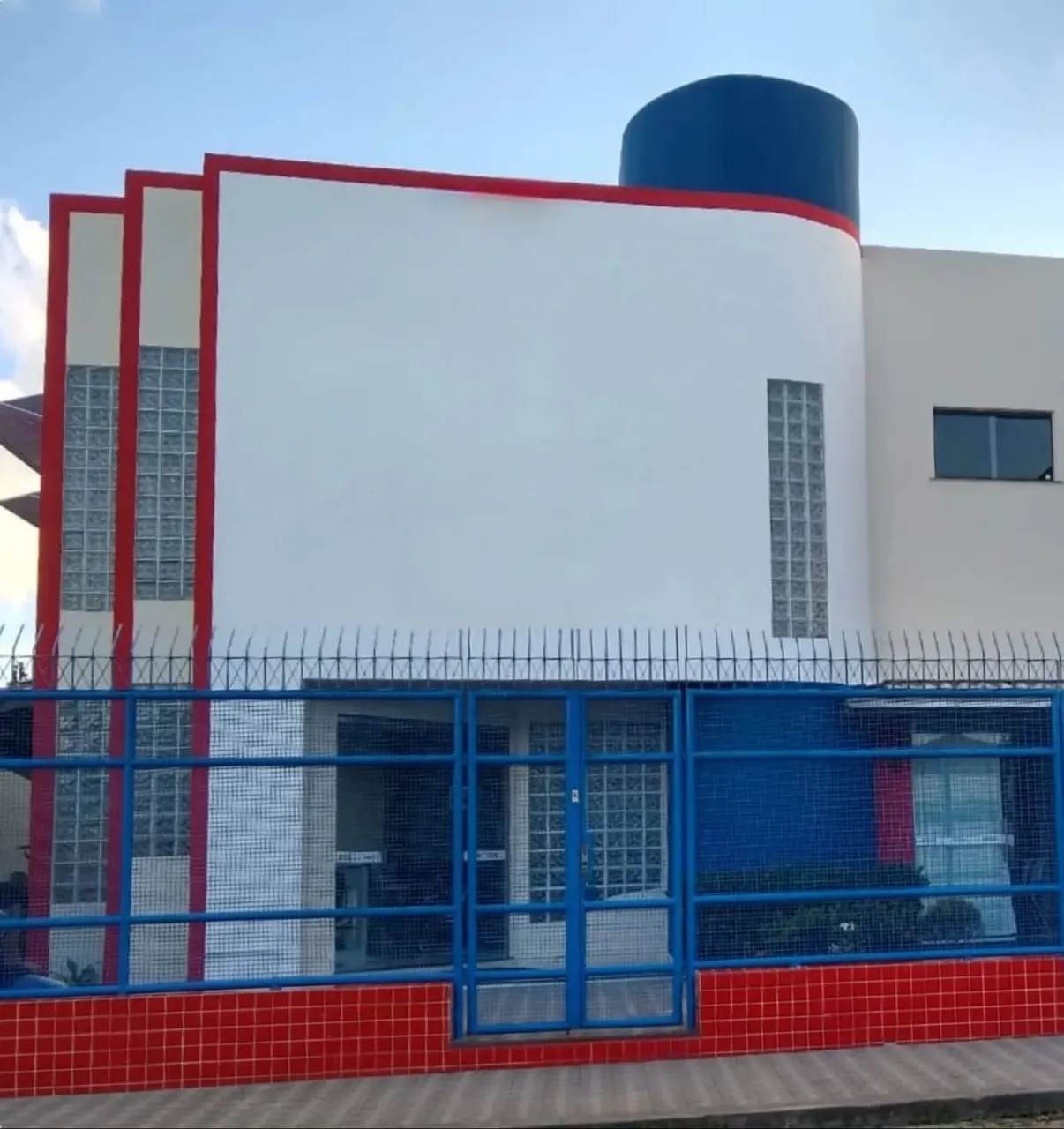 Centro comercial para venda tem 420 metros quadrados com 42 quartos em Centro - Cruz das A