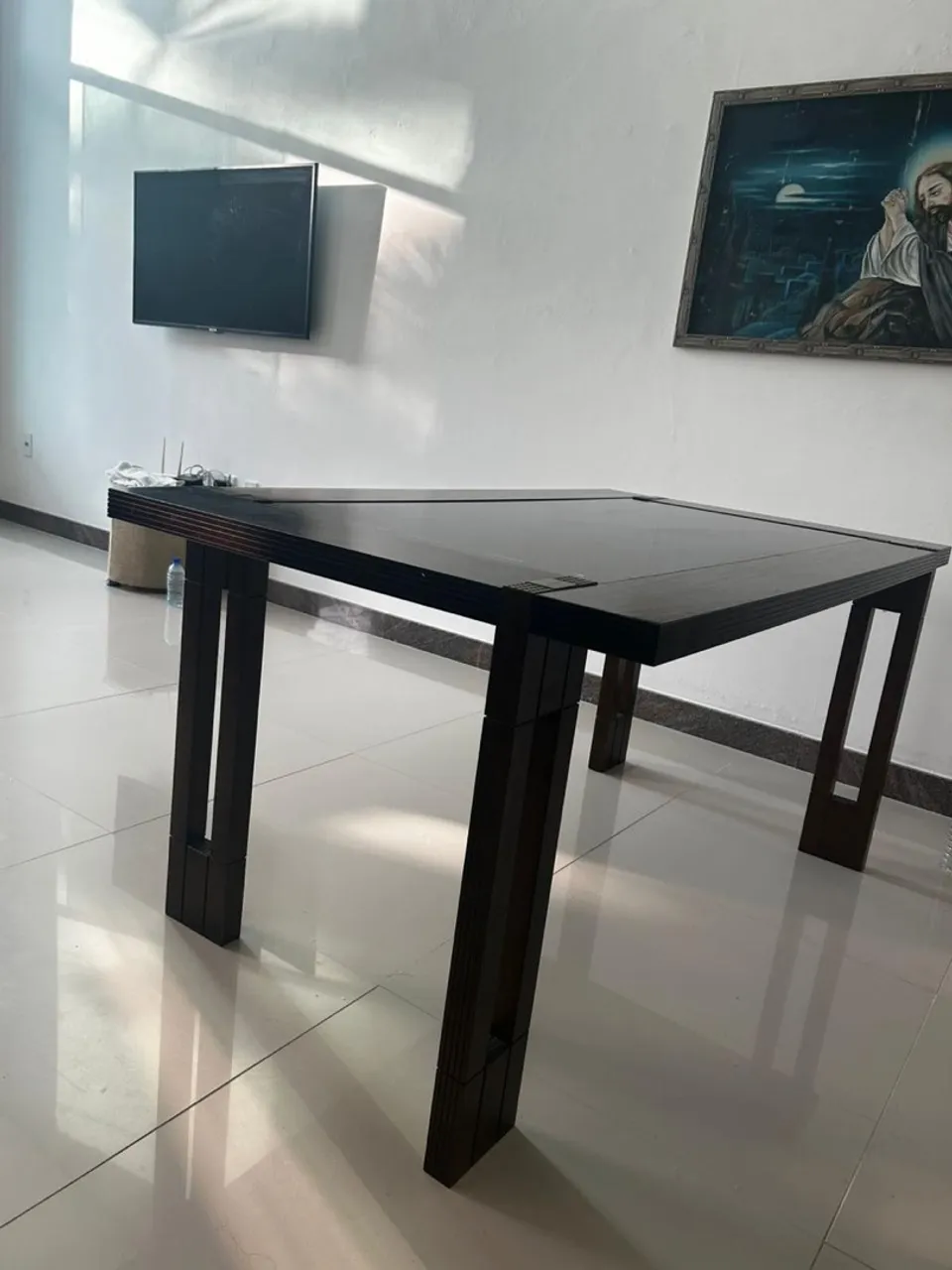 Mesa de centro elegante em madeira escura 1300,00
