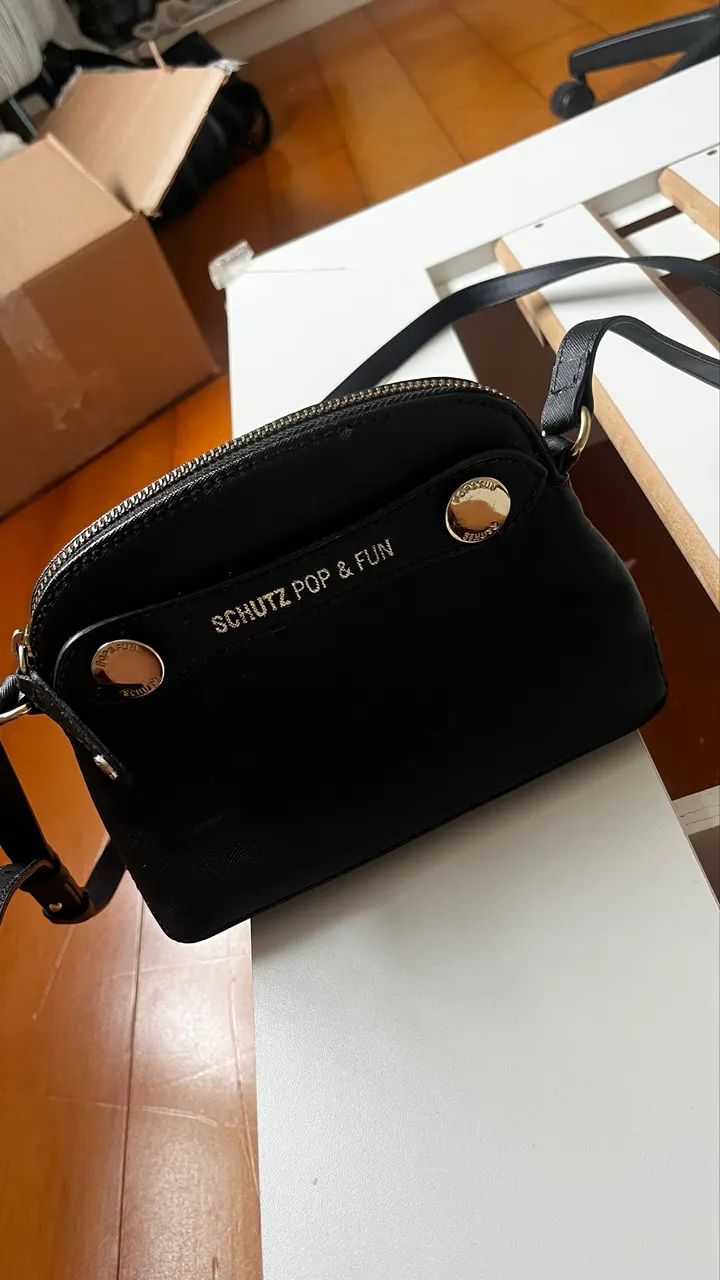 Bolsa Tiracolo Schutz preta - Foto 2