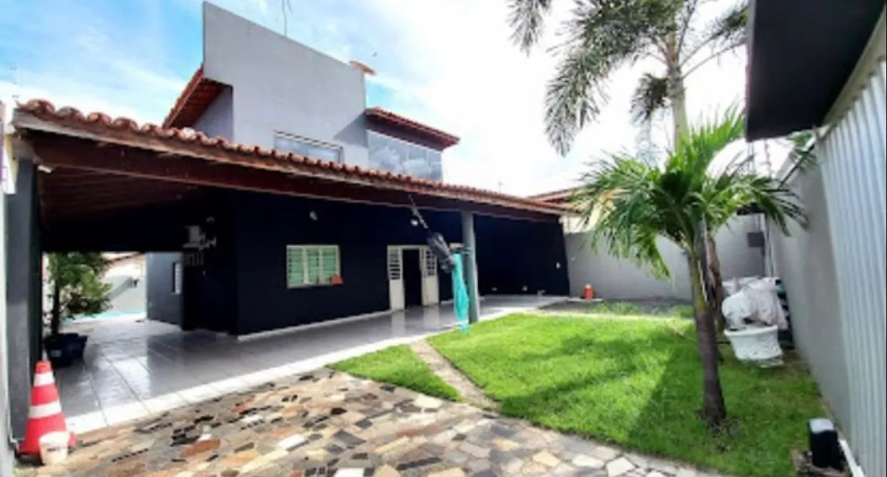 Casa dúplex no Santa Isabel com 4 quartos sendo 3 suítes DCE piscina financia