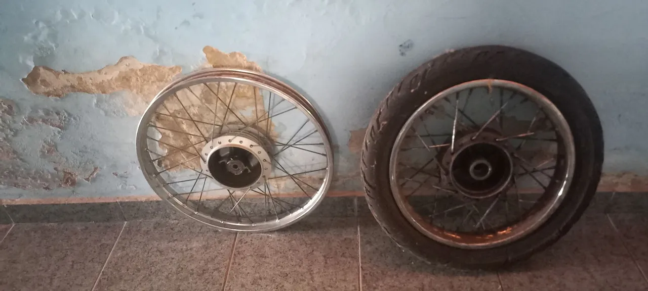 Roda dianteira e traseira da pop ou biz 110