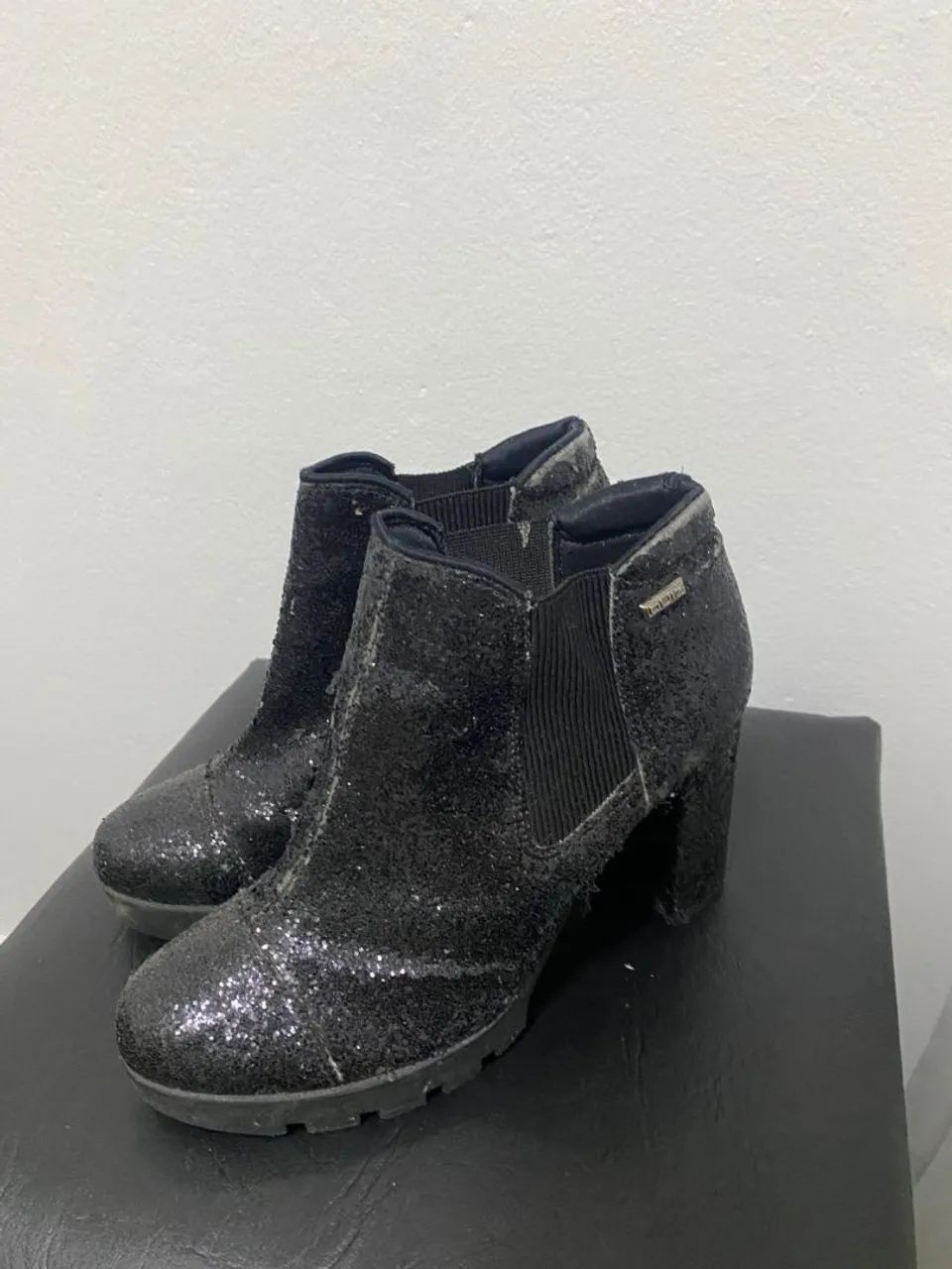 bota brilhante 