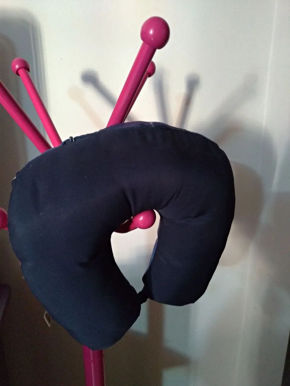 Almofada de pescoço temática para viagem.  - Foto 5