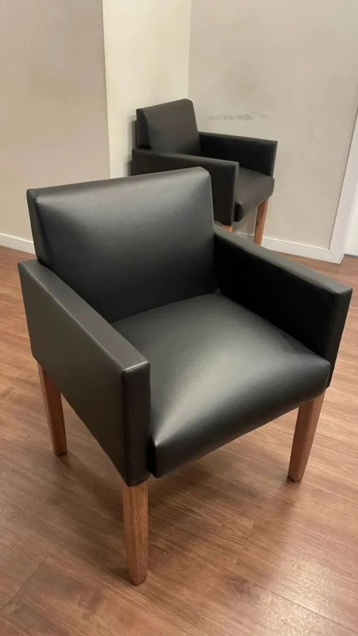 Poltronas em corino cipatex preto original 