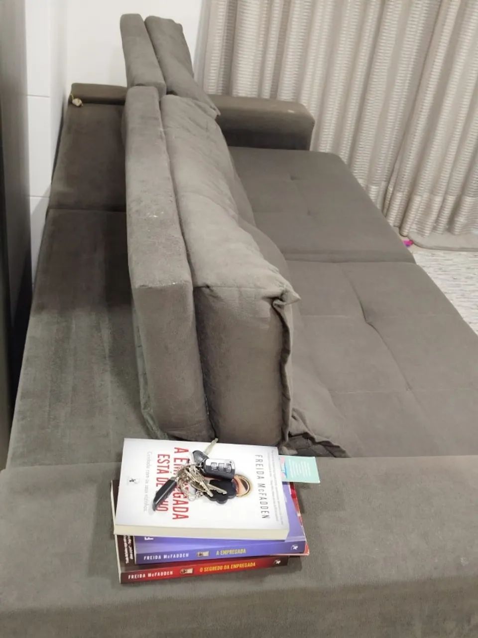 Sofá retrátil e reclinável