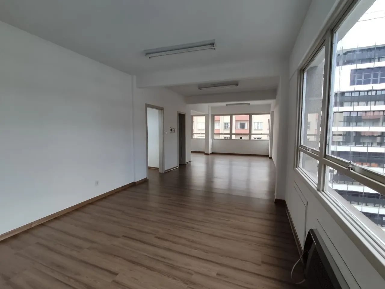 SALAS COMERCIAIS NA SALGADO FILHO - Foto 2