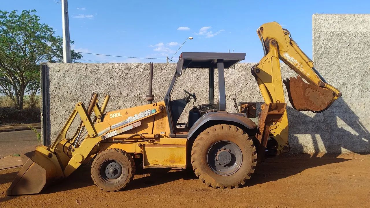 Retroescavadeira 580L