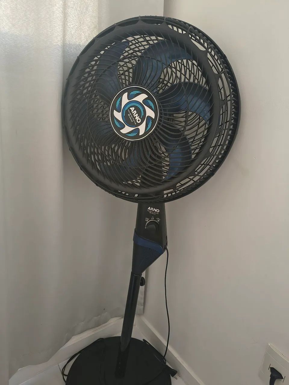 Ventilador de pé Arno , perfeito estado   220v
