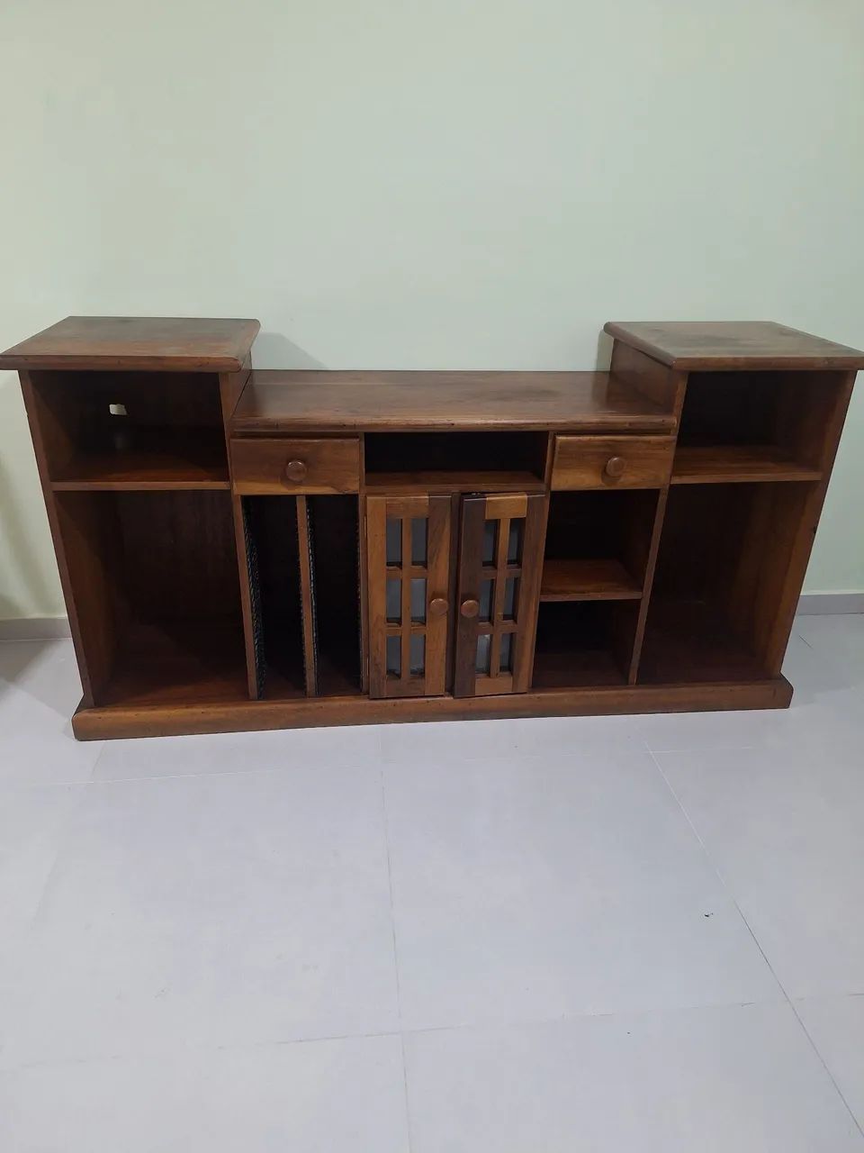 Rack de imbuia.