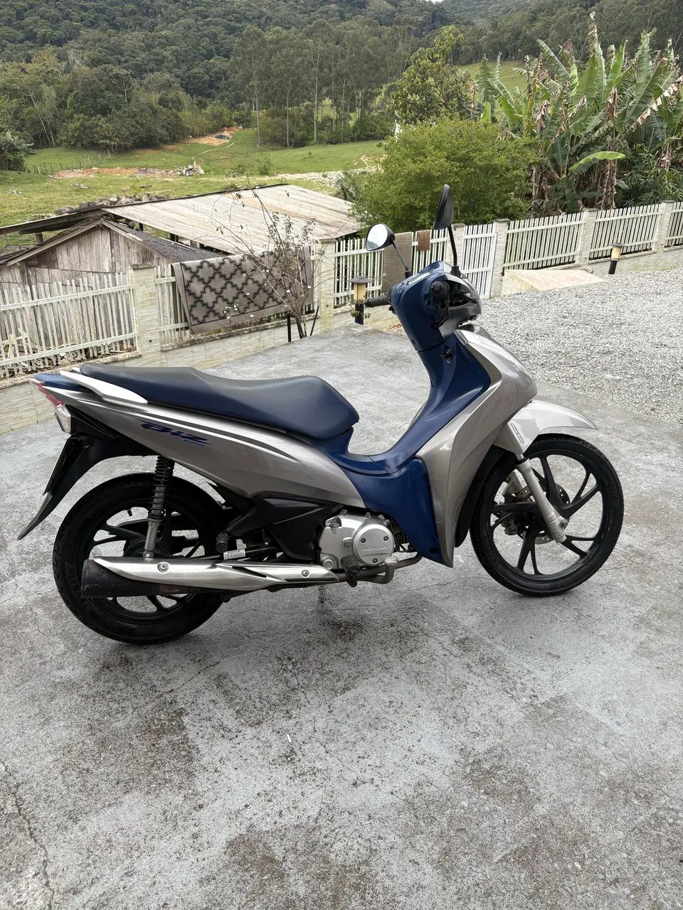 Vendo Bis 125 partida elétrica e freio a disco - Foto 2