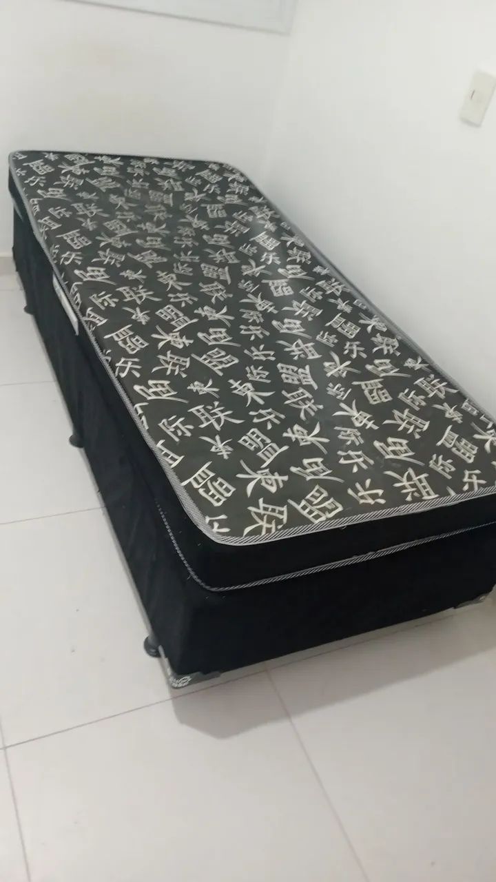 Cama box solteiro pouco usada