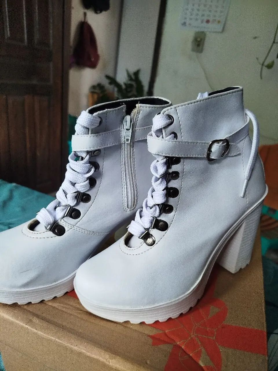 Vendo bota branca  - Foto 3