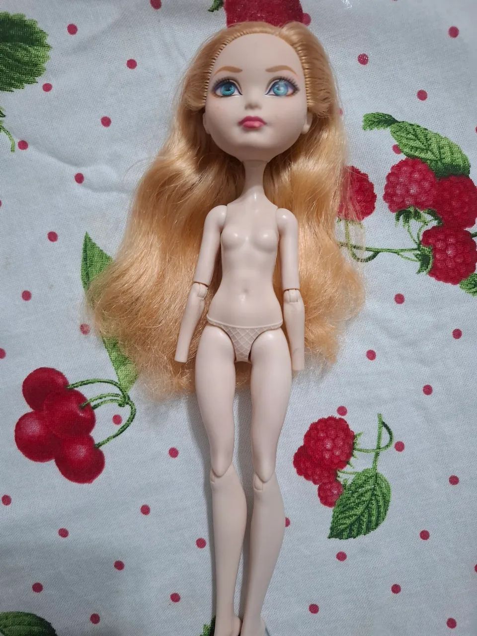 Boneca Apple Witch Ever after High