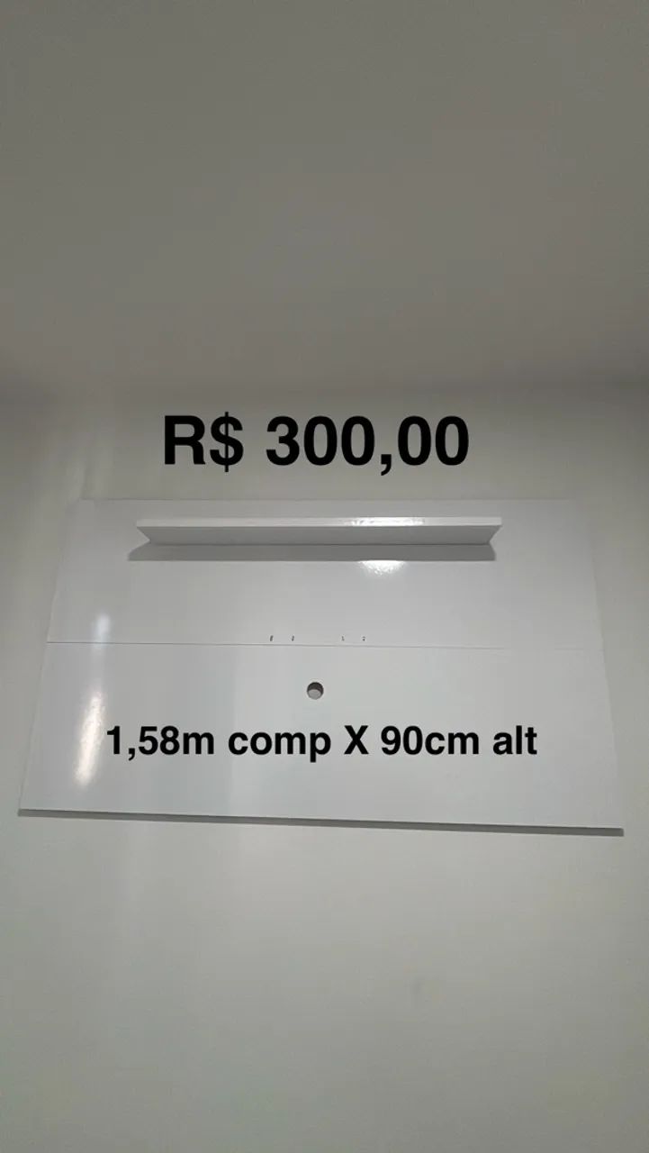 Painel de TV com prateleira
