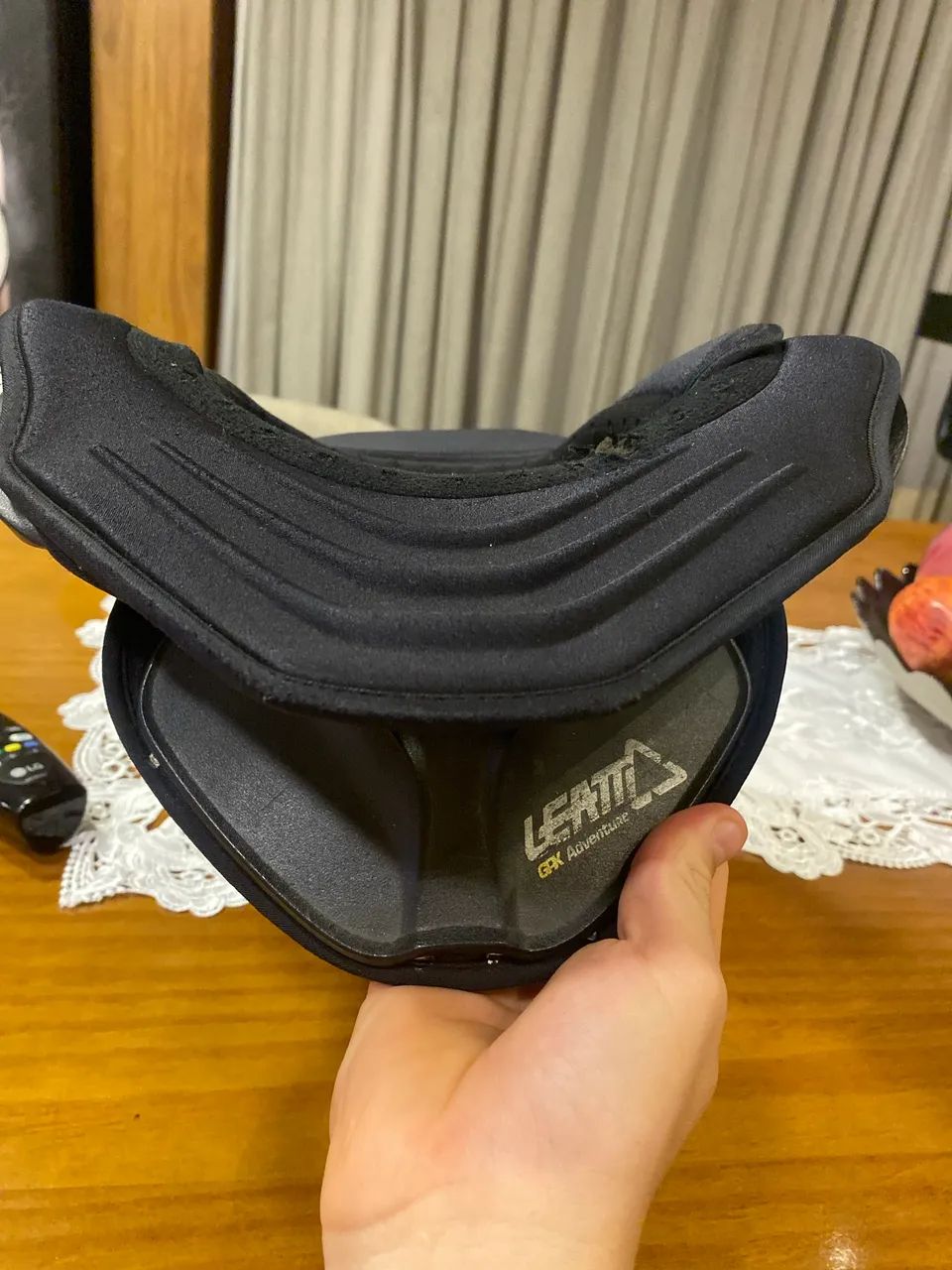 Protetor de pescoço leatt brace 