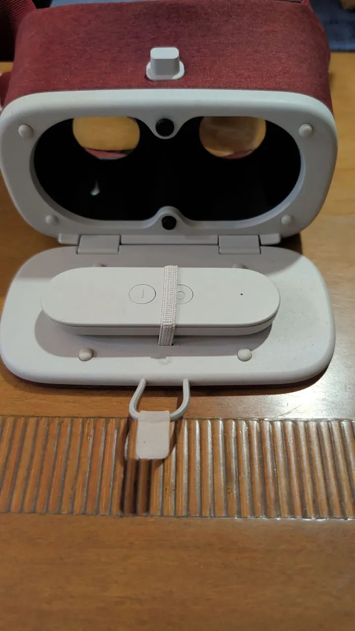 Headset de Realidade Virtual Google Daydream View na cor Carmesim. - Foto 2