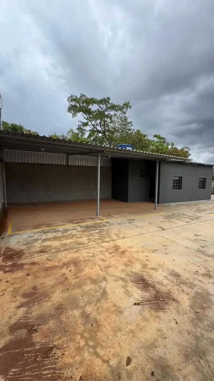 GALPÃO COM 360m²