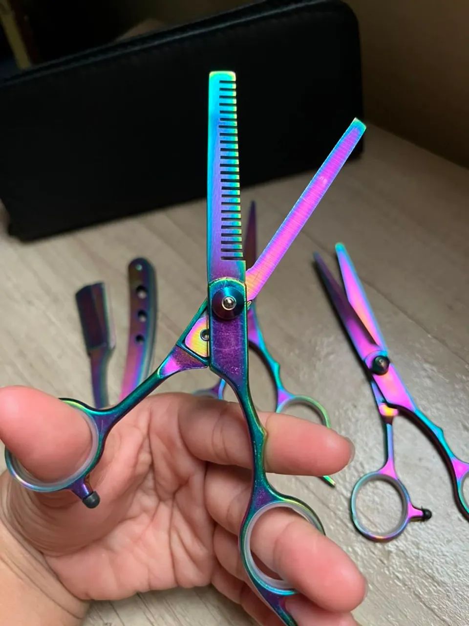 Kit tesouras profissional para barbeiro - Foto 4