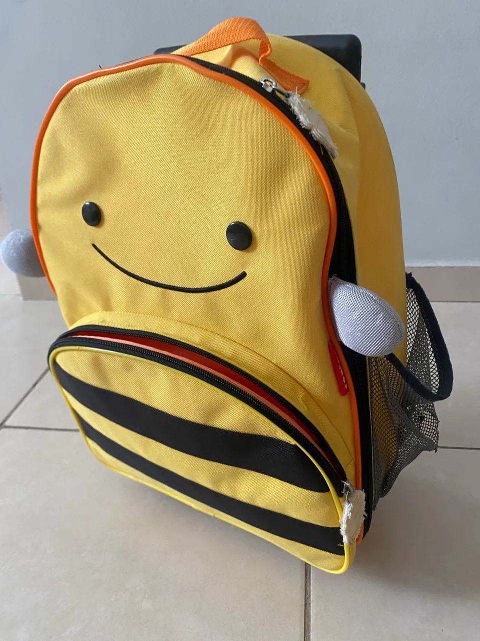 Mochila de Rodinhas - Skiphop Abelha (original)