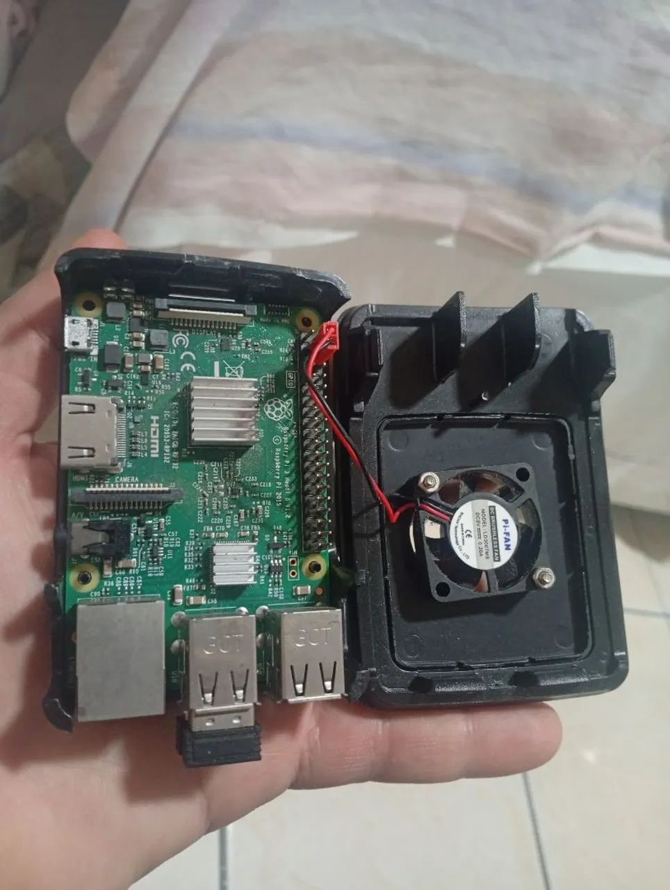 Raspberry Pi 3b + Case + Ventilador + Memória SD de 32GB - Foto 4