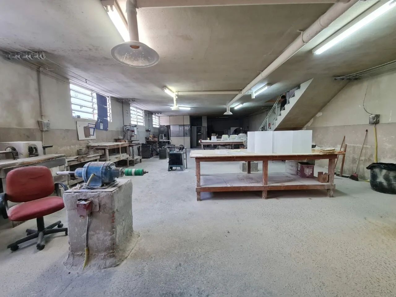 Prédio comercial na Liberdade para venda, com 680m² divididos em 4 pavimentos - Foto 4