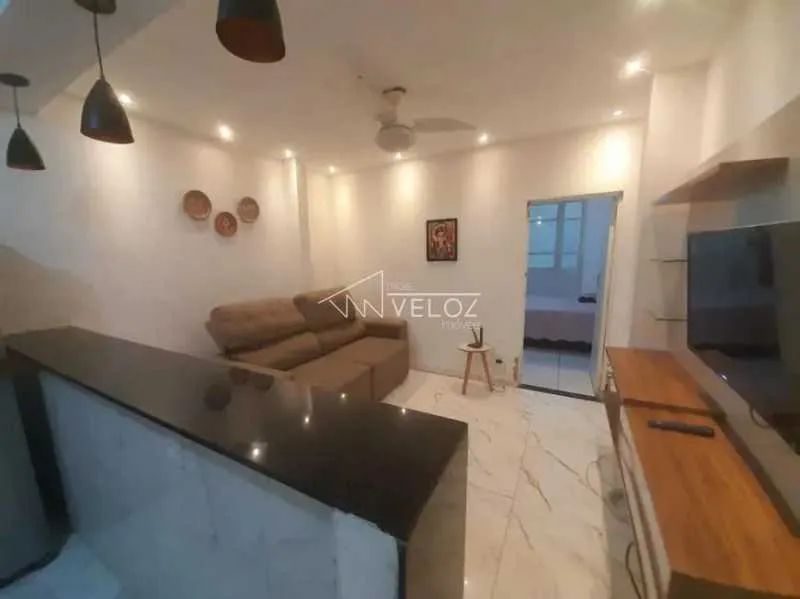 Kitnet/Conjugado : / Residencial / Centro
