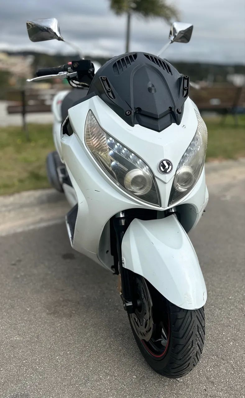 Vendo ou troco Dafra Maxsym 400i 2015