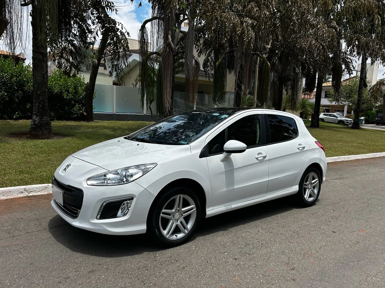 Peugeot 308 308 Feline 2.0 Flex 16V 5p Aut. 2013