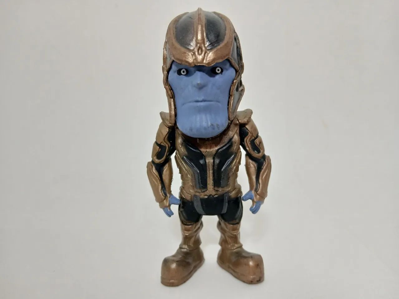 Miniatura Colecionável Thanos importadas Medindo 9cm