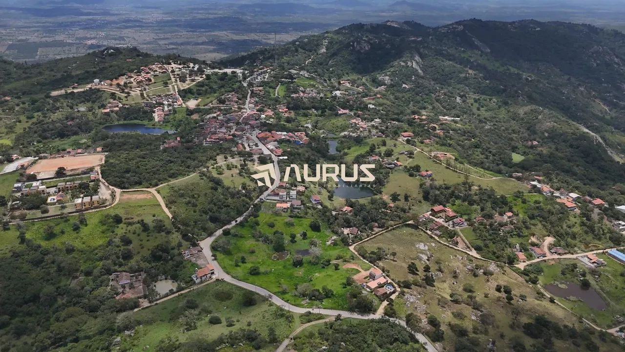Área de 2.5ha no centro da Serra Negra, com água e vista. - Foto 2